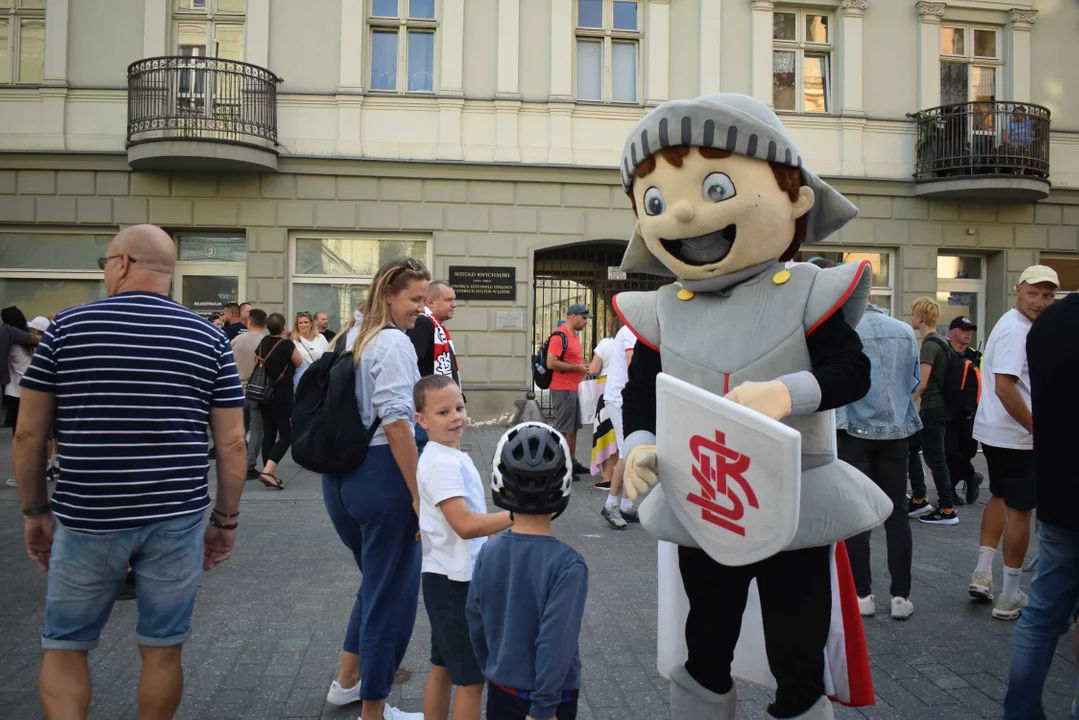 Prezentacja drużyny ŁKS-u na placu Wolności