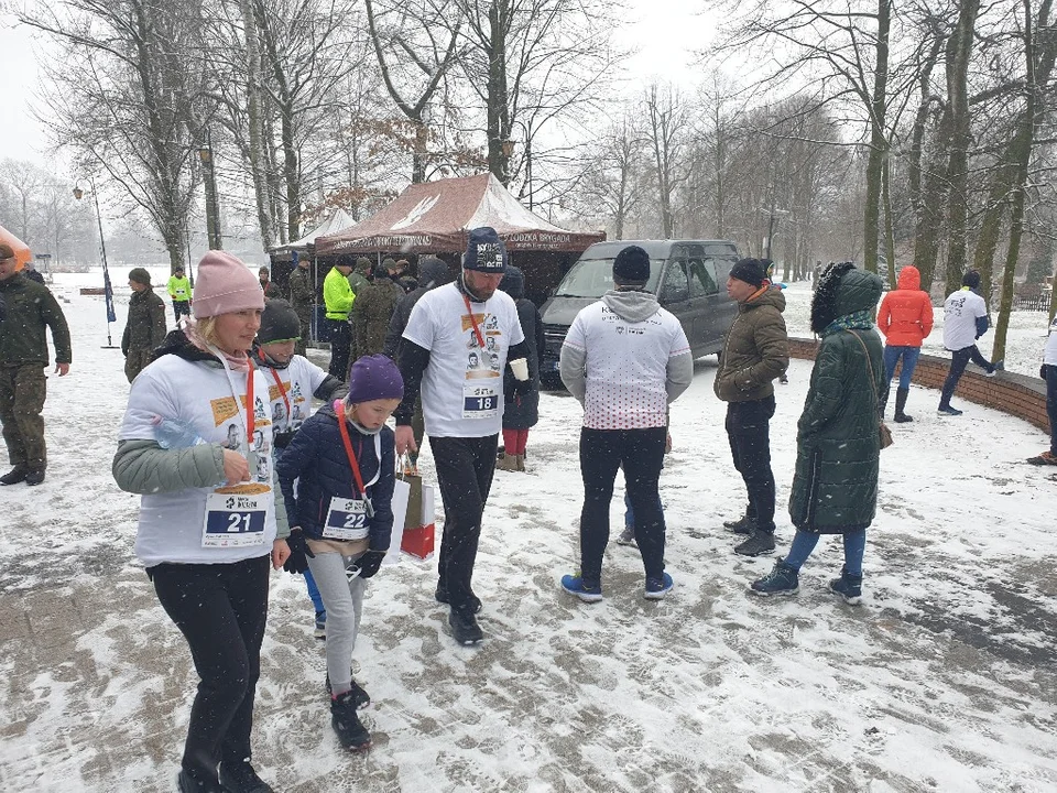 Bieg Tropem Wilczym w Zgierzu. Mimo kiepskiej pogody było naprawdę gorąco