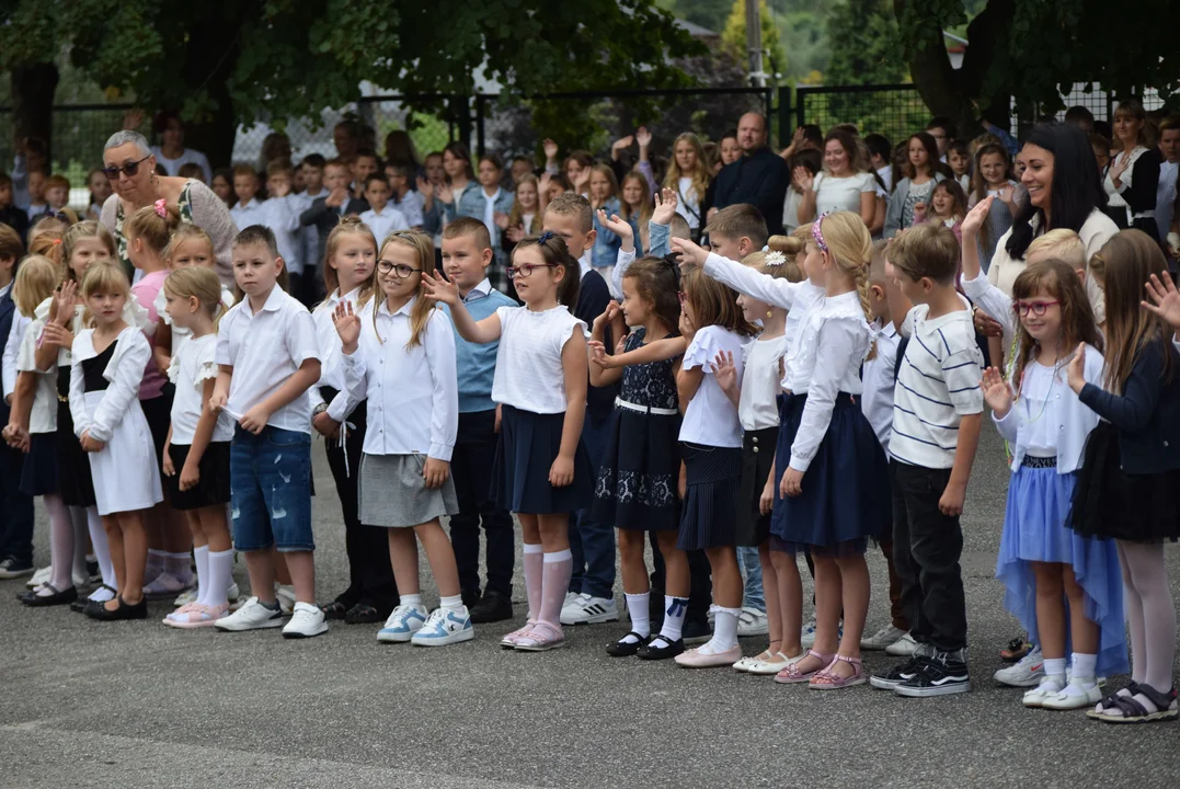 Rozpoczęcie roku w SP nr 3 w Zgierzu