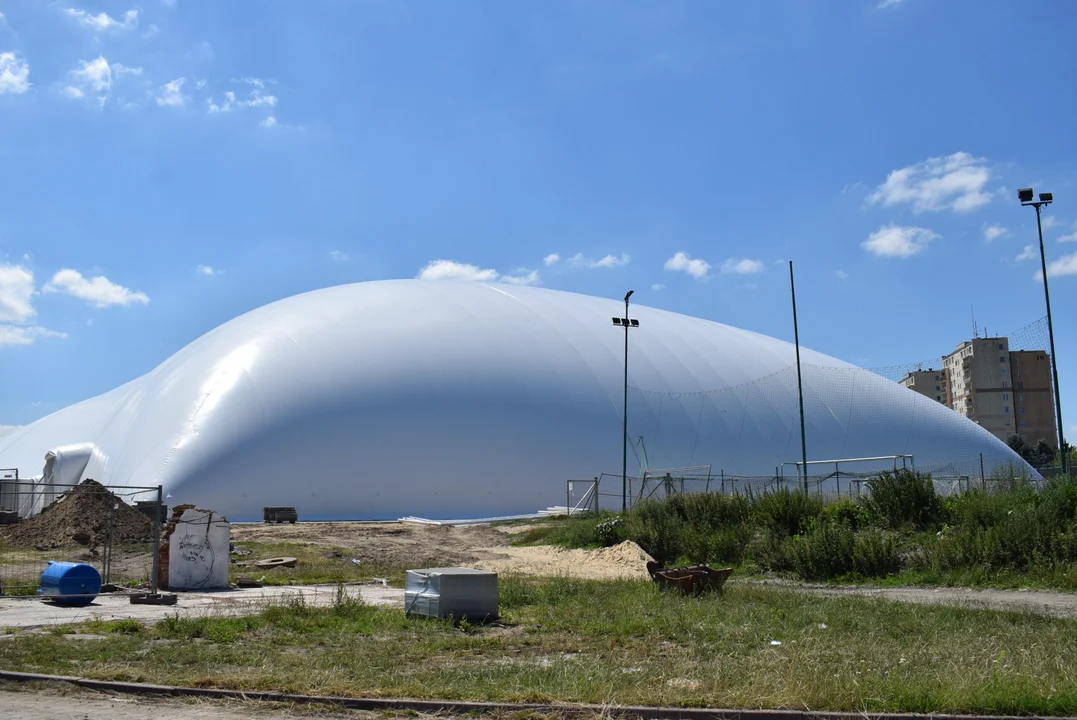 Balon pneumatyczny na terenie MOSiR Zgierz