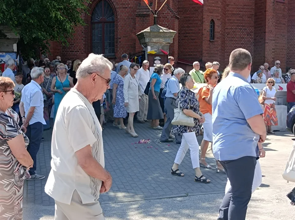 Ulicami Zgierza przeszły procesje Bożego Ciała.