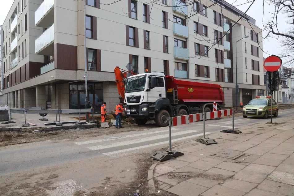 Kolejny etap przebudowy ważnej ulicy w centrum. MPK wprowadza zmiany