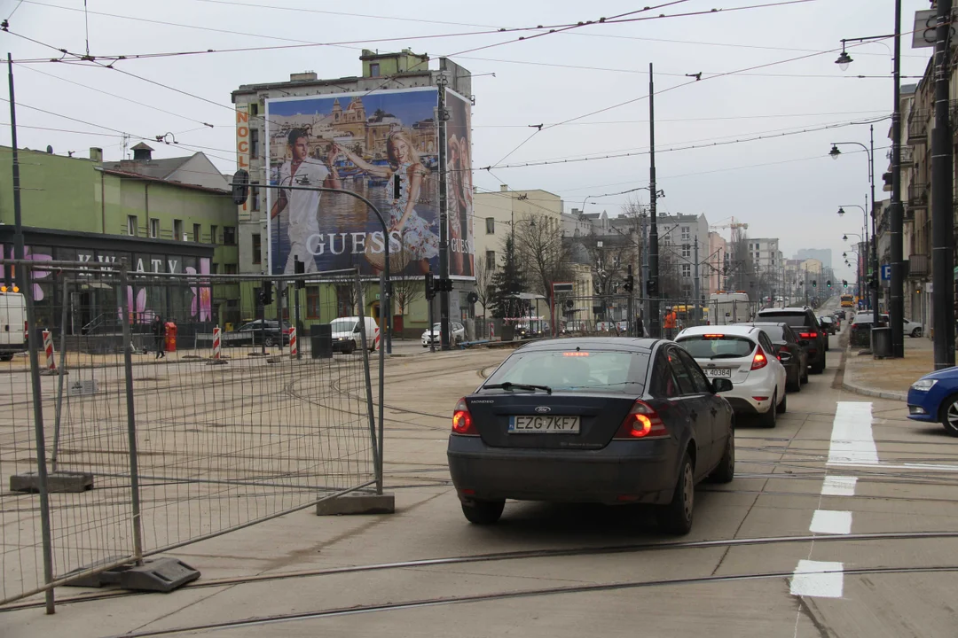 Tramwaje i autobusy MPK Łódź powróciły na Legionów