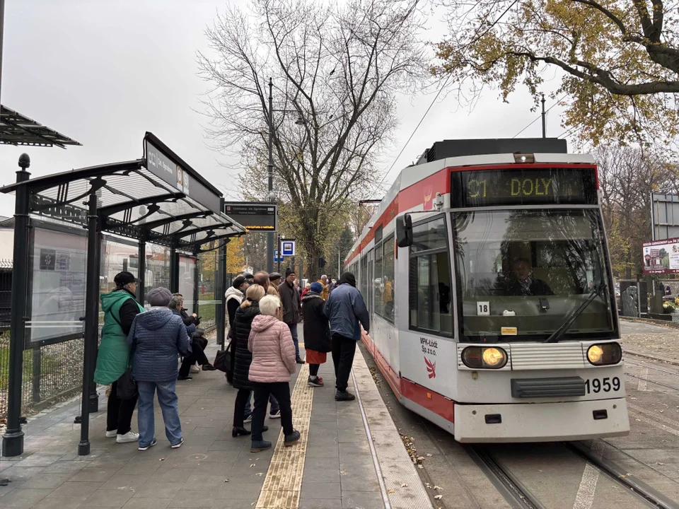 Stary Cmentarz w Łodzi podczas Wszystkich Świętych 2024