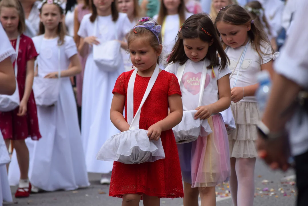 procesja Bożego Ciała w parafii Matki Bożej Dobrej Rady w Zgierzu