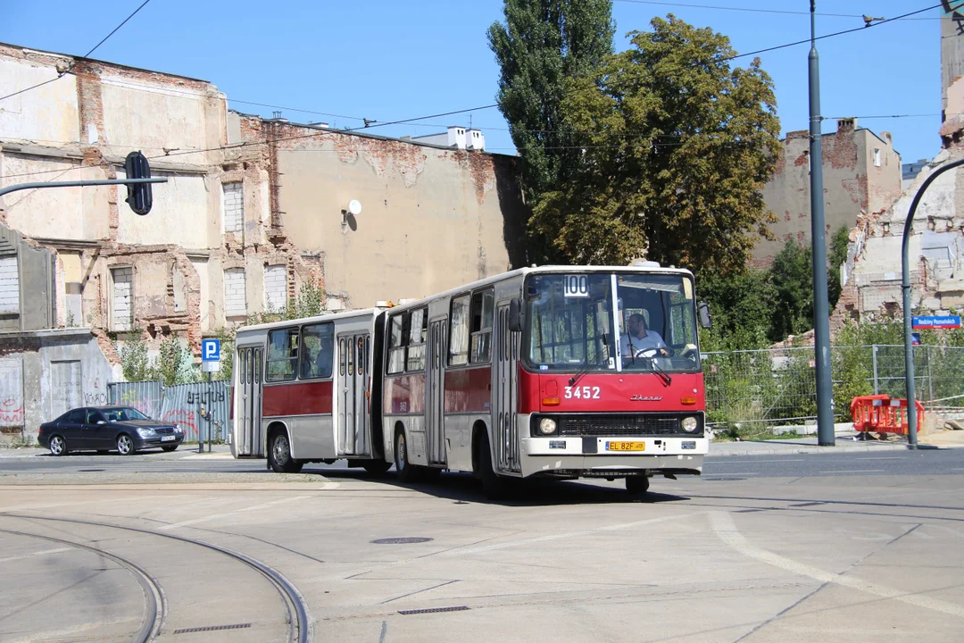 Ikarus 280 na linii turystycznej 100