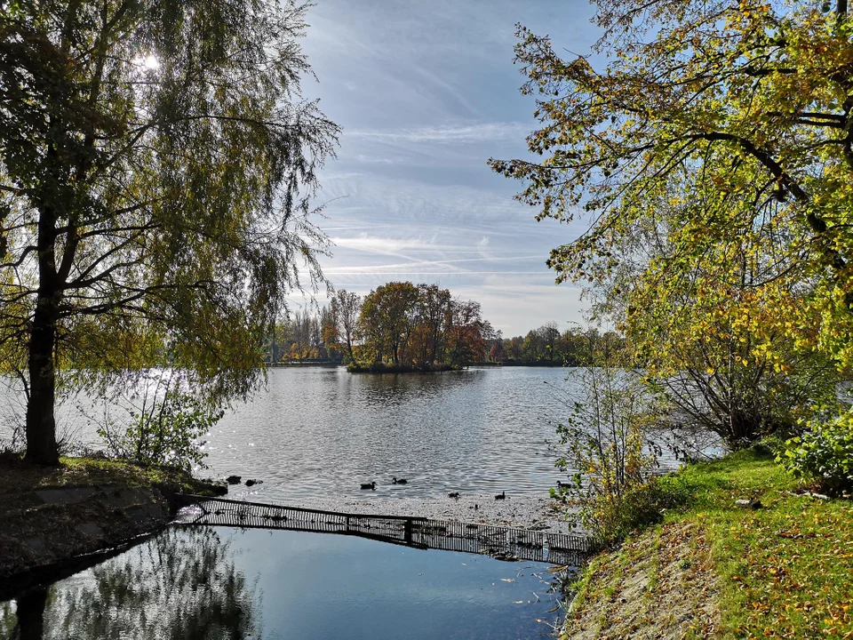 Zgierzanie korzystają z pięknej jesiennej pogody