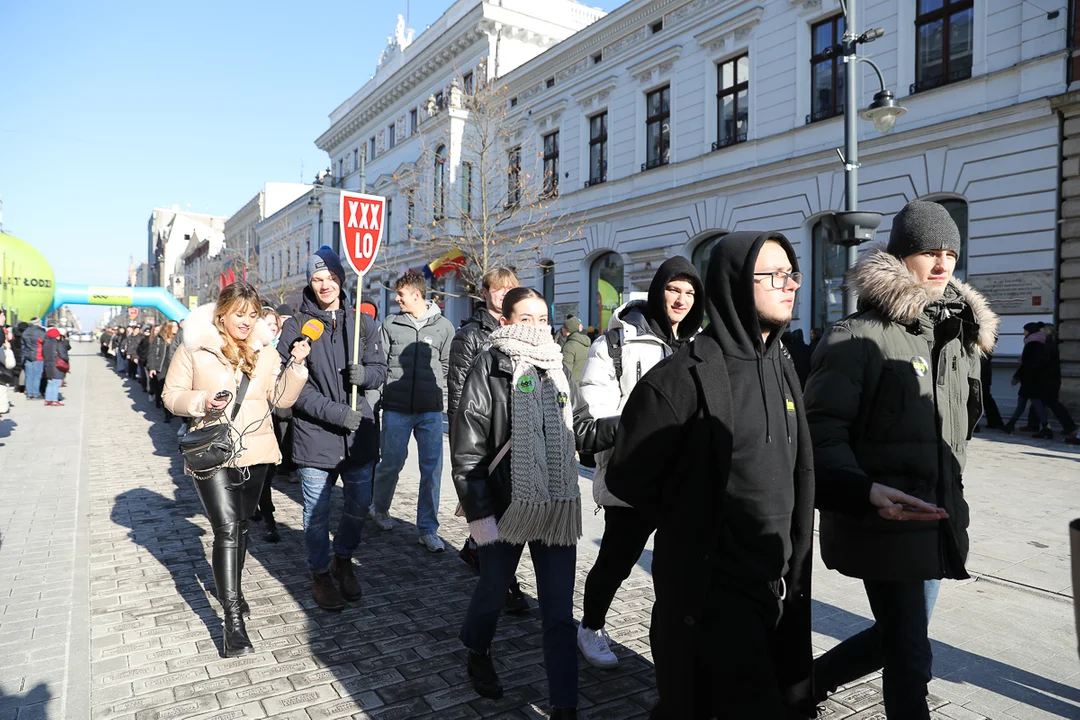 Polonez dla Łodzi. Maturzyści zatańczyli na Piotrkowskiej