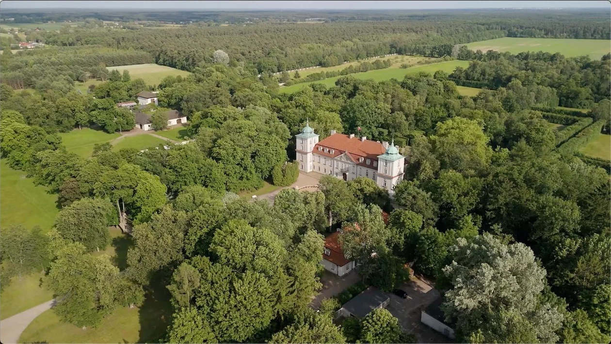 Pałac w Nieborowie z lotu ptaka