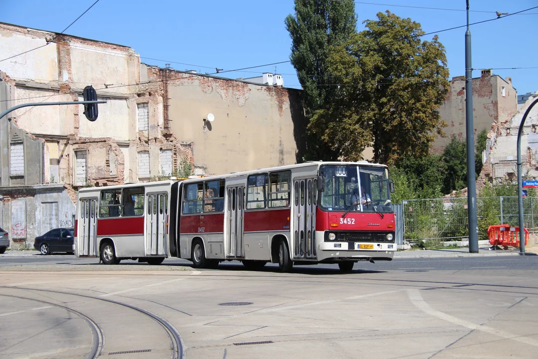 Ikarus 280 na linii turystycznej 100