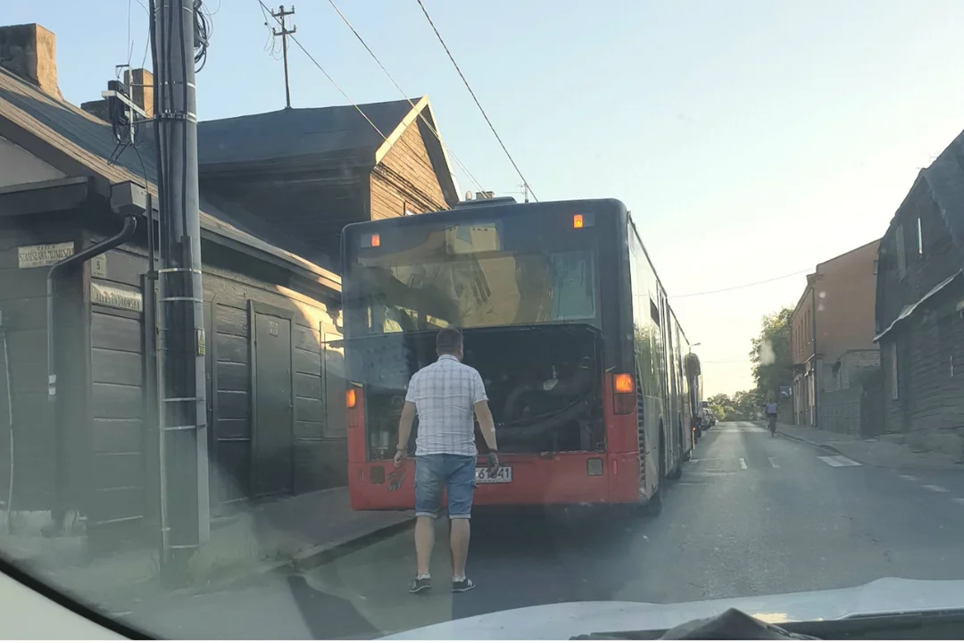 Zgierskie autobusy nie przejeżdżają lub stoją popsute na przystankach.