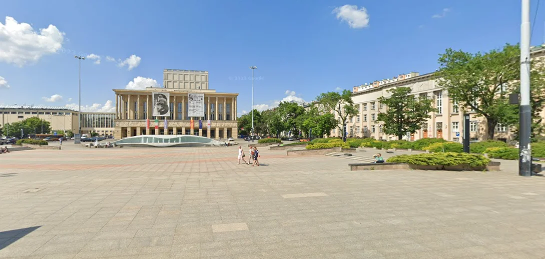 Jest betonoza, będzie oaza. Plac Dąbrowskiego w Łodzi znów będzie tonął w zieleni [ZDJĘCIA, WIZUALIZACJE] - Zdjęcie główne