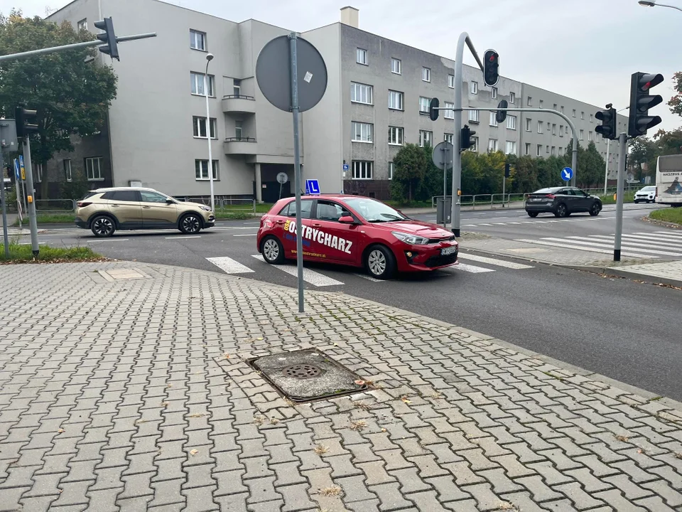 W Łodzi trudno zdać egzamin na prawo jazdy, ale młodzi kierowcy mają swoje sposoby - Zdjęcie główne