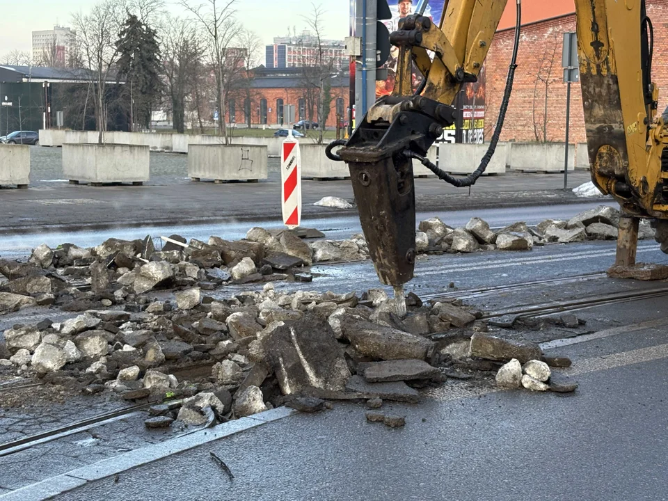 Pilna naprawa torowiska na pl. Reymonta