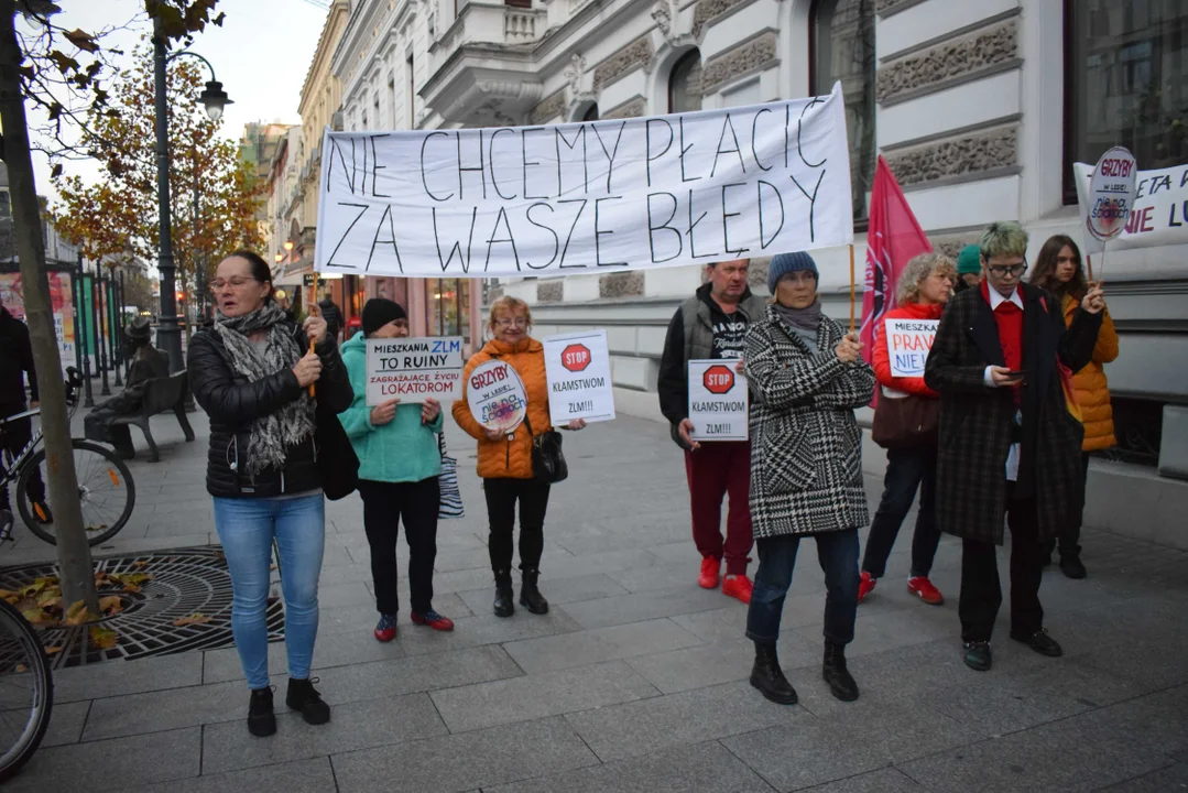 Protest lokatorów pod Urzędem Miasta Łodzi