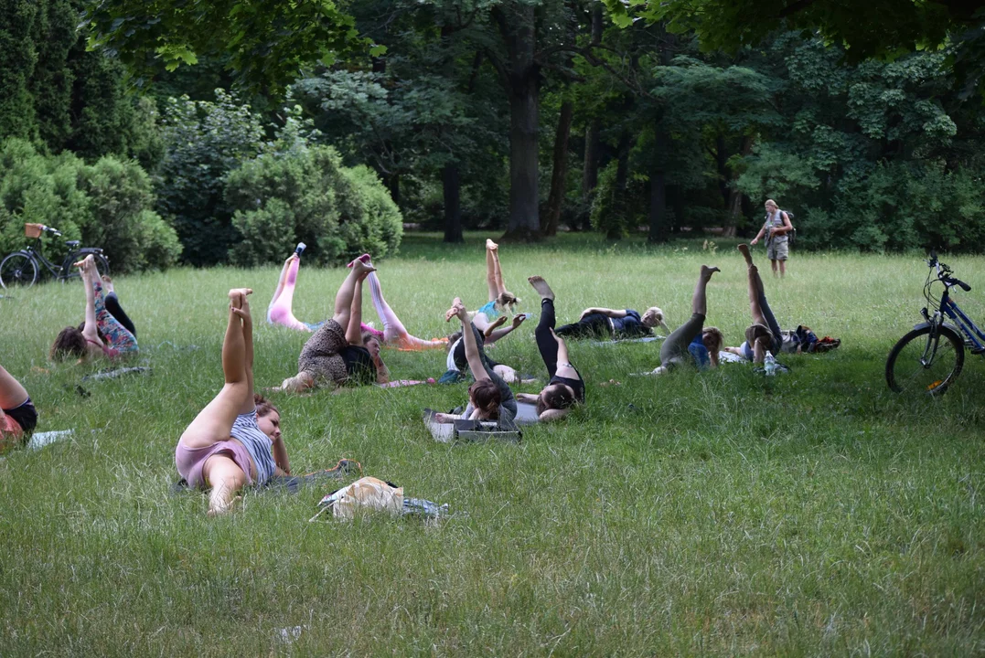 Joga w Parku Poniatowskiego