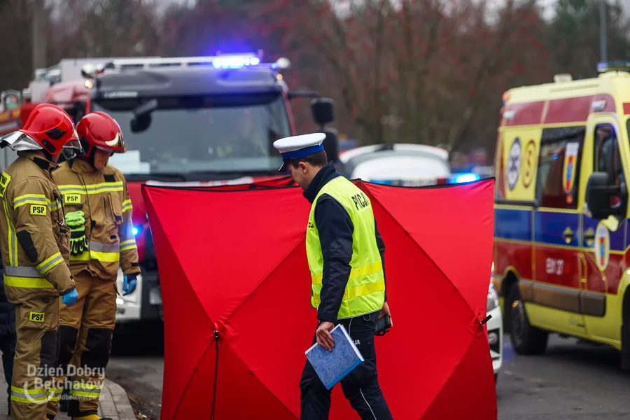 Groźny wypadek na Dolnośląskim. Samochód wjechał w przechodniów [FOTO][VIDEO] - Zdjęcie główne