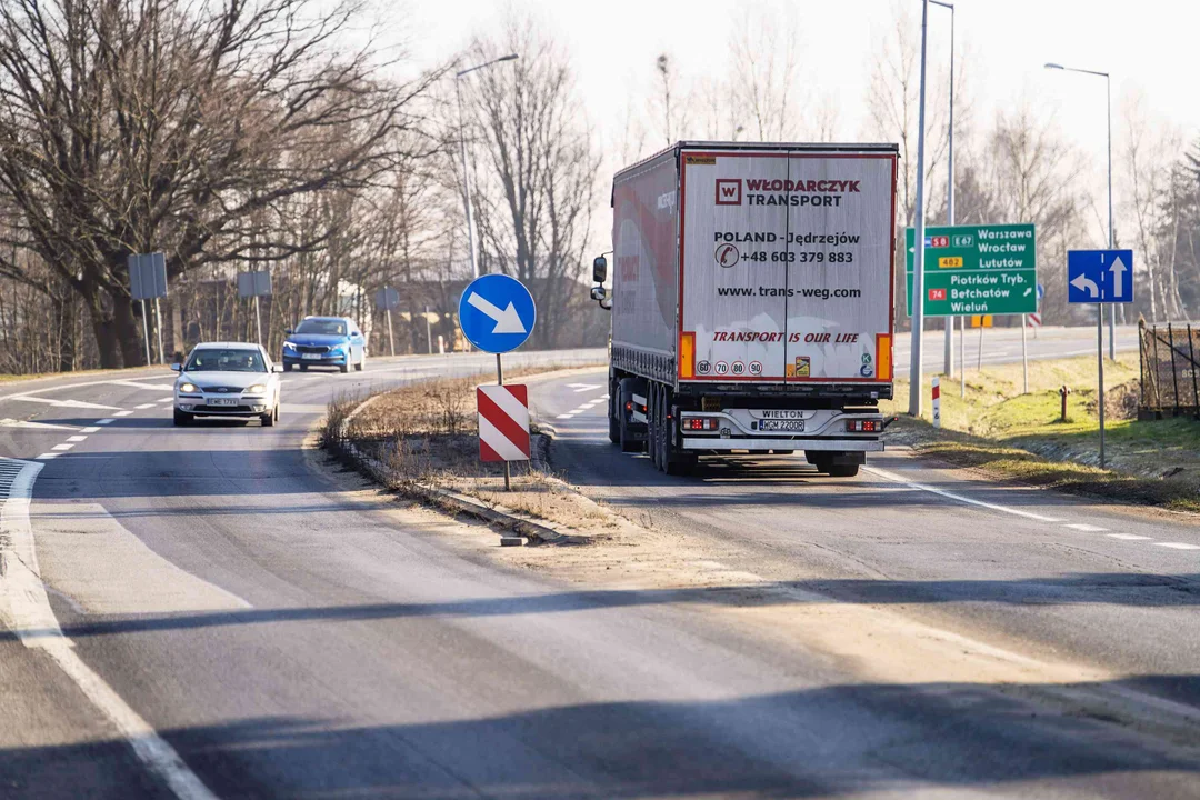 Nowa droga w Łódzkiem. Pojedziemy nią jeszcze w tym roku [ZDJĘCIA] - Zdjęcie główne