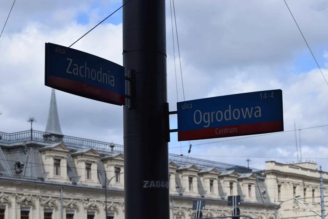 Utrudnienia dla kierowców i pieszych na skrzyżowaniu ul. Ogrodowej i ul. Zachodniej. Obok trwa budowa "Bulwarów Północnych" oraz modernizacja parku Staromiejskiego.