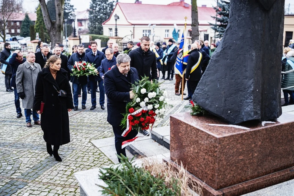 Łódzkie na plus. Bezpłatne podróże i pieniądze dla strażaków i na świetlice sołeckie! - Zdjęcie główne