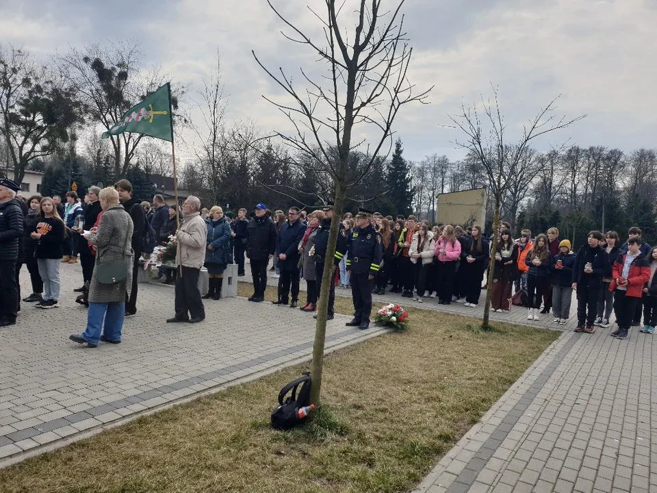 Obchody Zbrodni Zgierskiej na placu Stu straconych [zdjęcia]