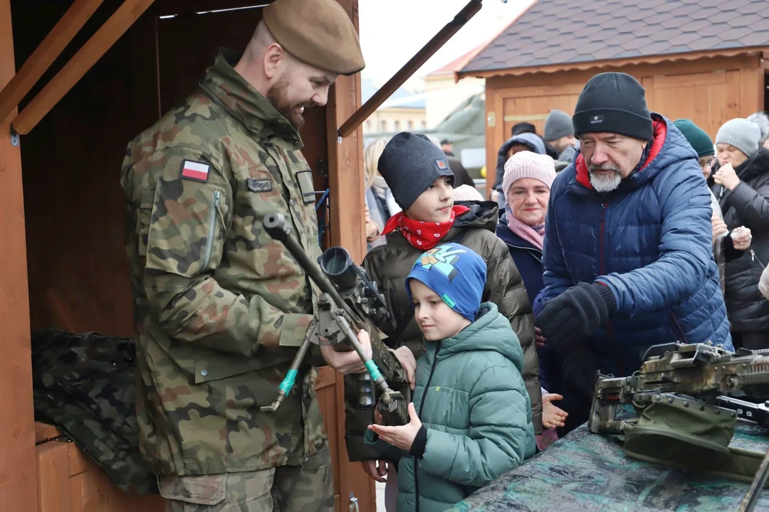 Tłumy na Pikniku Wojskowym z okazji Święta Niepodległości