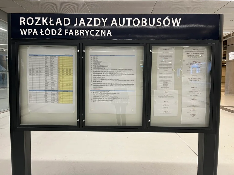 Pusty dworzec autobusowy Łódź Fabryczna