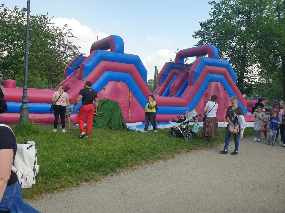 Moc atrakcji na Festiwalu Baniek Mydlanych w Zgierzu. Dzieciaki były uradowane, to wszystko dla nich [zdjęcia]