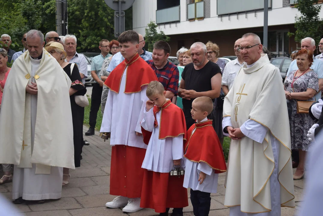 procesja Bożego Ciała w parafii Matki Bożej Dobrej Rady w Zgierzu