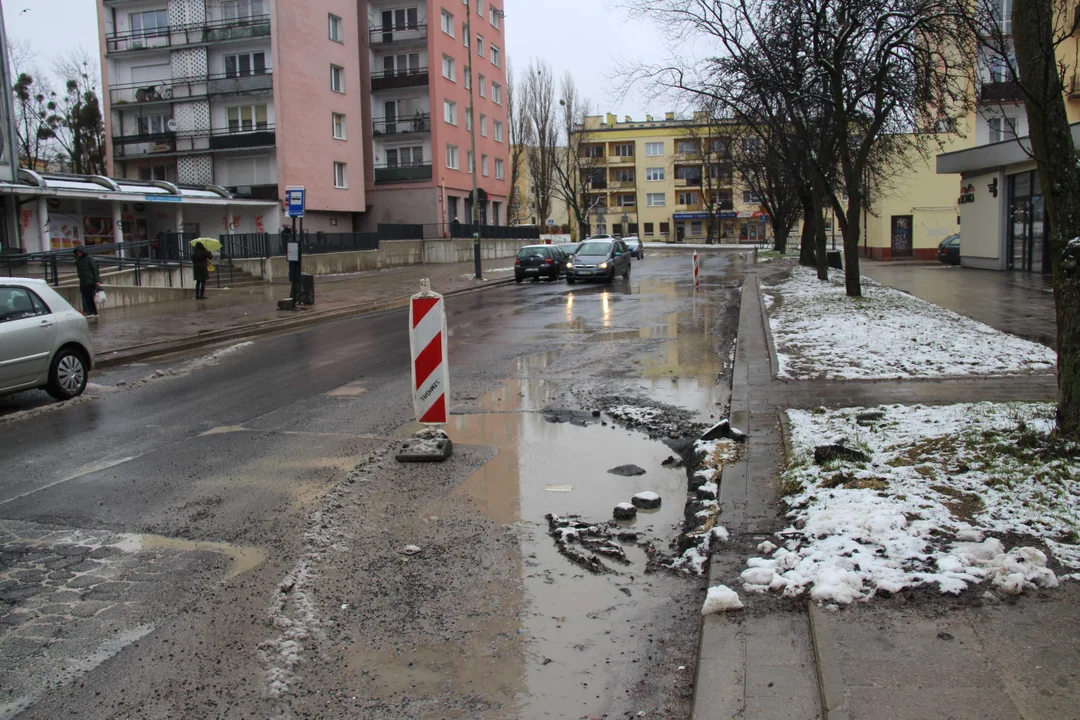 Dziury w drogach na Bałutach