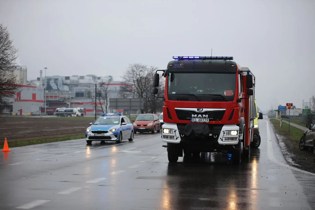 Wypadek na DK 92 pod Kutnem. Na miejscu wszystkie służby