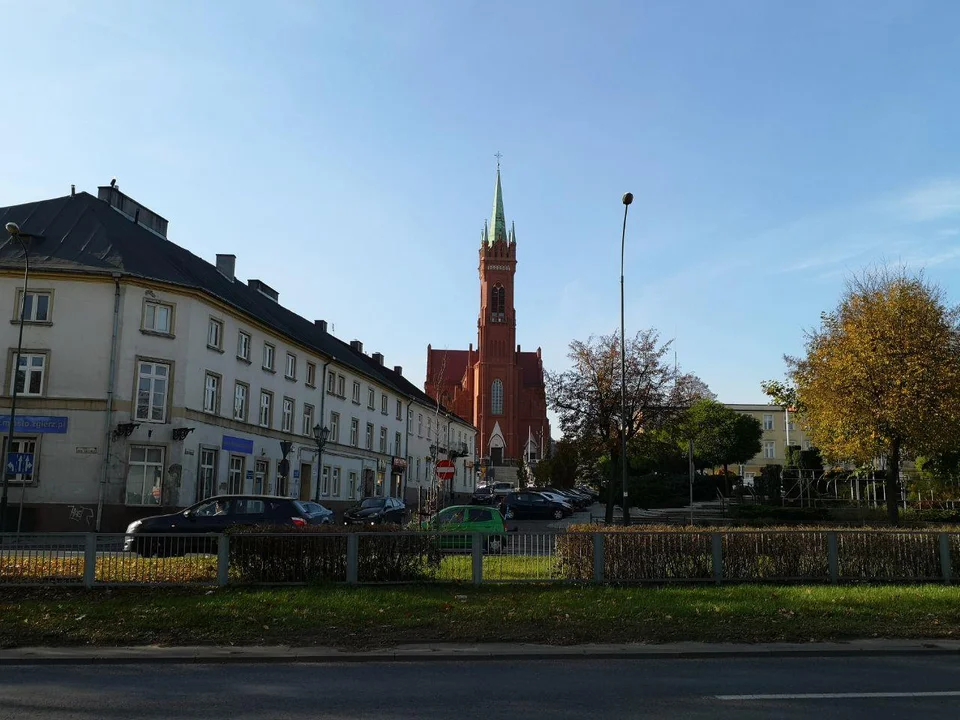 Aleja Armii Krajowej 10 lat temu i dziś. Zobacz, jak się zmieniła