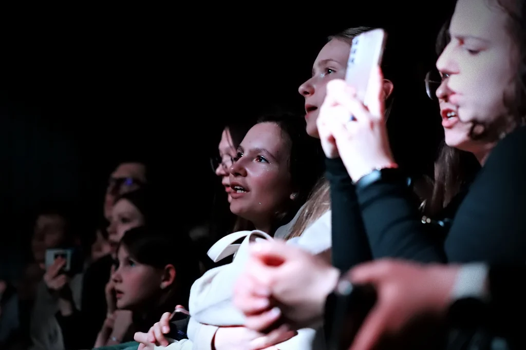 Fani Kwiatu Jabłoni bawili się świetnie na koncercie w Wytwórni