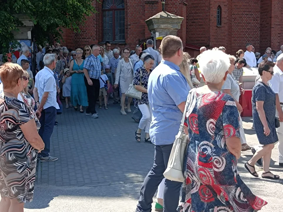 Ulicami Zgierza przeszły procesje Bożego Ciała.