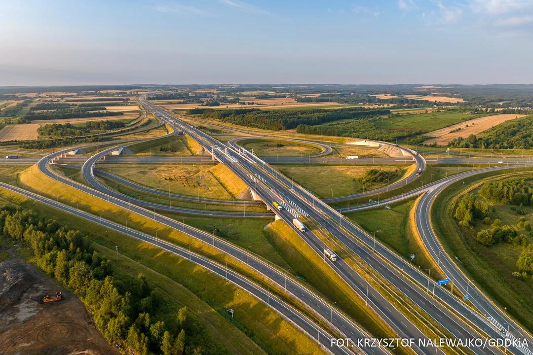 Drogi ekspresowe i autostrady w województwie łódzkim z lotu ptaka