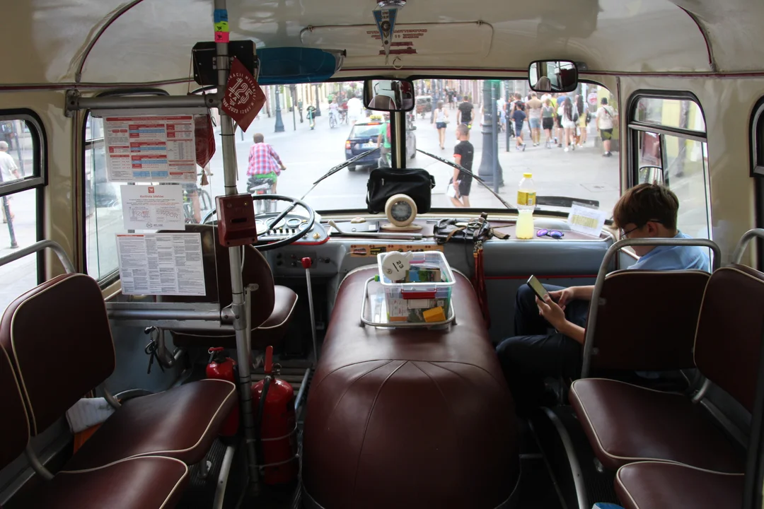 Zabytkowe tramwaje i autobusy ponownie na ulicach Łodzi