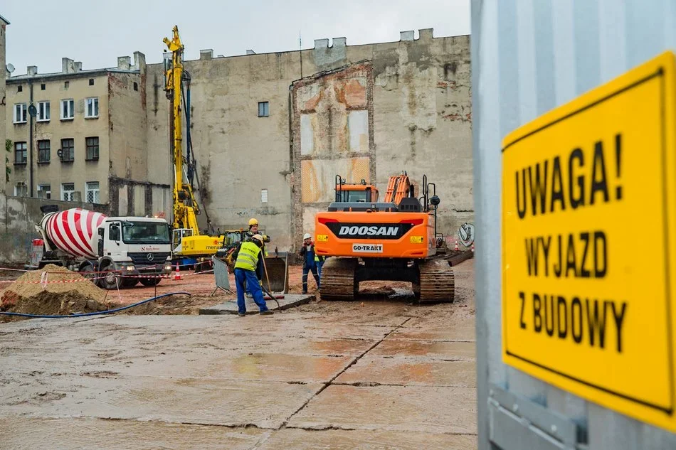 Budowa nowych parkingów w centrum Łodzi. Prace już trwają. Gdzie powstaną? - Zdjęcie główne