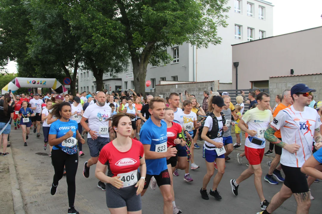 Piknik rodzinny fundacji „Daj piątaka na dzieciaka” na Bałutach