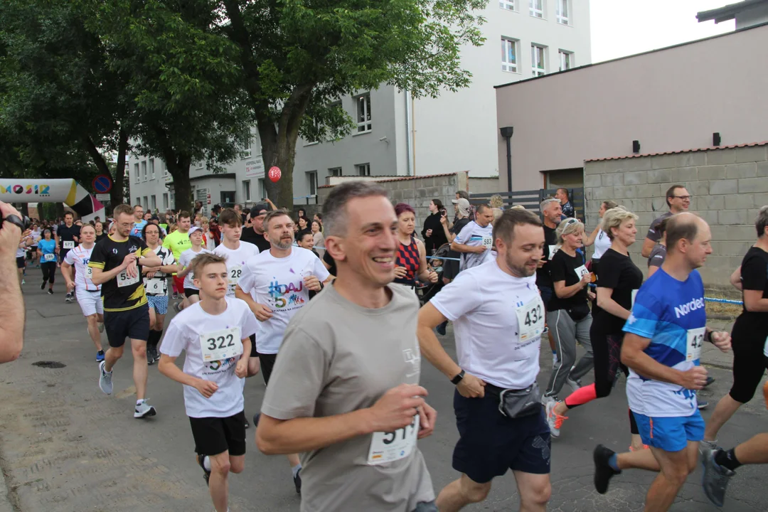 Piknik rodzinny fundacji „Daj piątaka na dzieciaka” na Bałutach