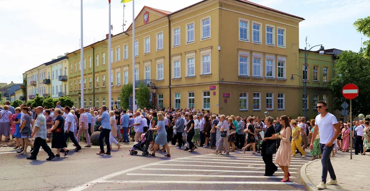 Ogromne tłumy wiernych pojawią się na ulicach. Podano trasę - Zdjęcie główne