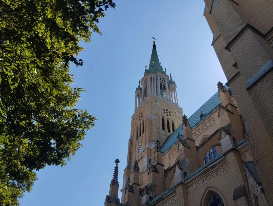Piknik wojskowy w Łodzi i złożenie kwiatów w Zgierzu