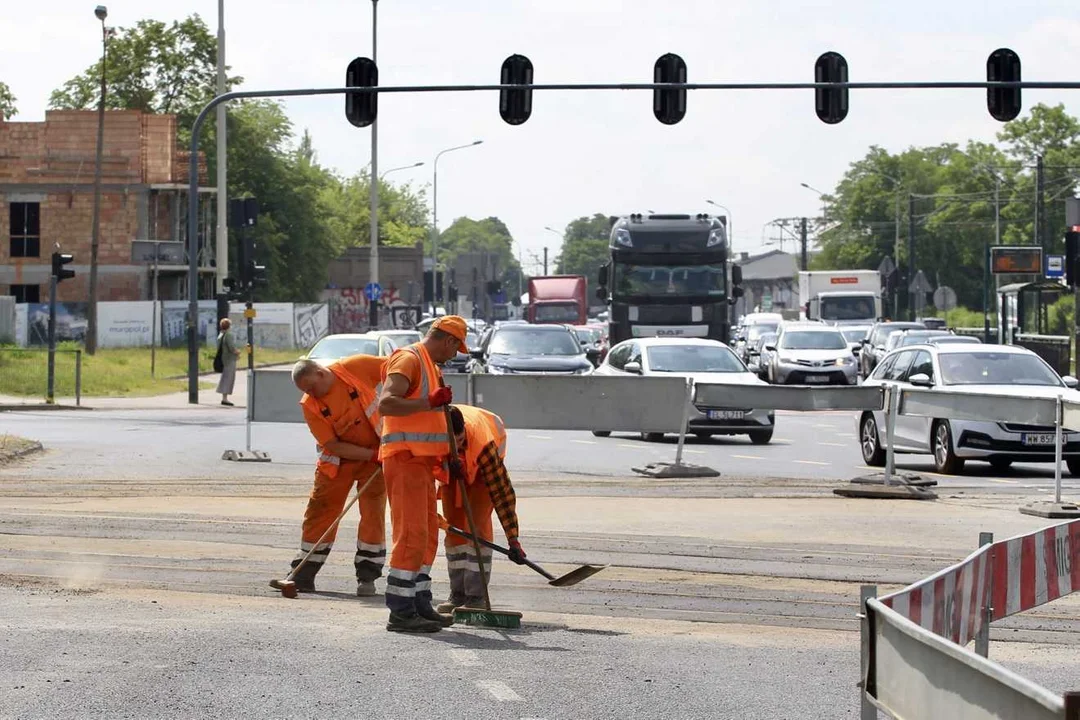 Po alei Włókniarzy zamiast tramwajem, pojedziemy autobusem zastępczym