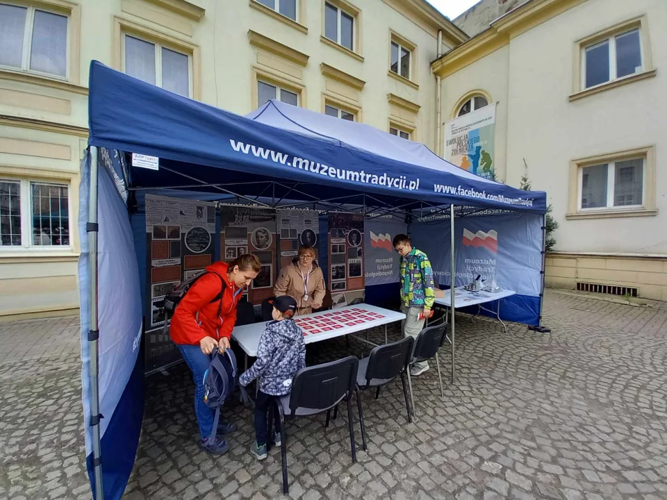 Łódź. Piknik Łodzianie na pikniku  Muzeum Tradycji Niepodległościowych w Łodzi