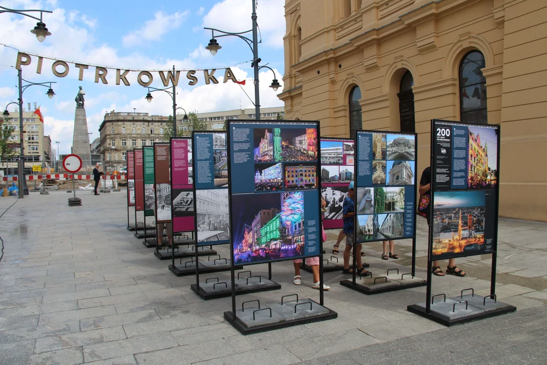 Niezwykłe wystawy o historii naszego miasta na ulicy Piotrkowskiej