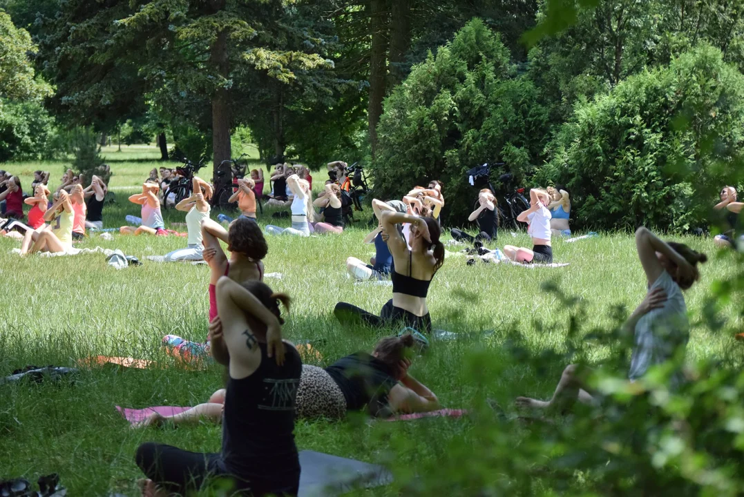 Joga w Parku Poniatowskiego