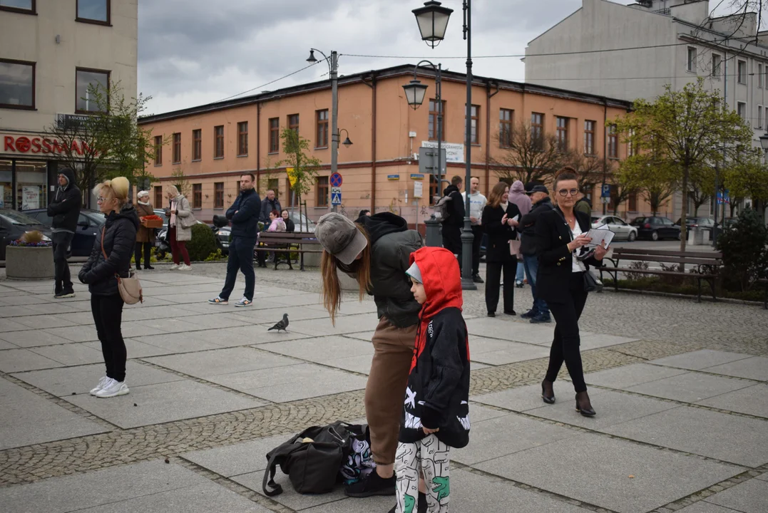 Konferencja na placu Kilińskiego w Zgierzu