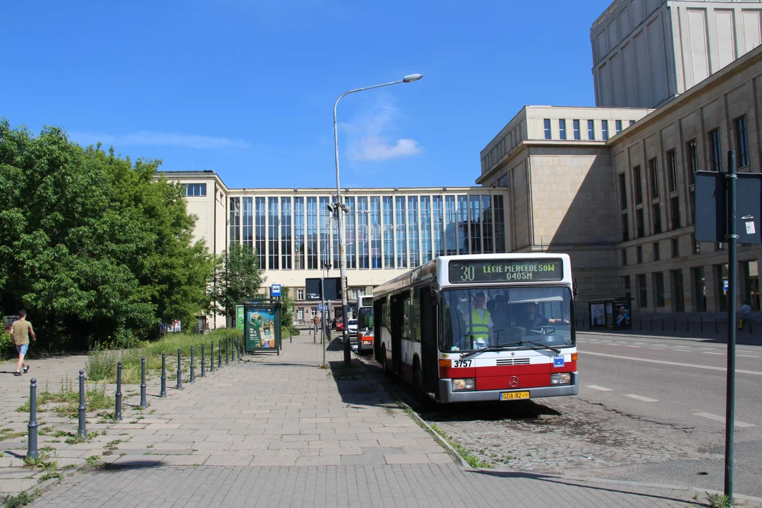 30. lecie Mercedesów O405N - pierwszego autobusu niskopogłowego w Łodzi