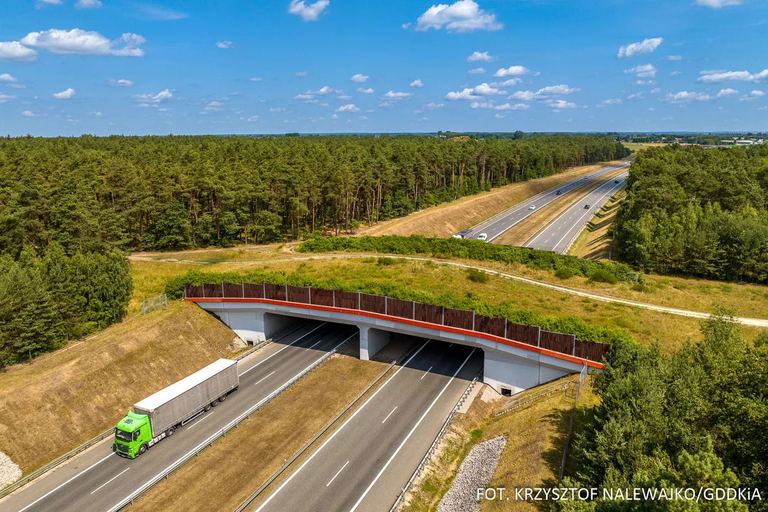 Drogi ekspresowe i autostrady w województwie łódzkim z lotu ptaka