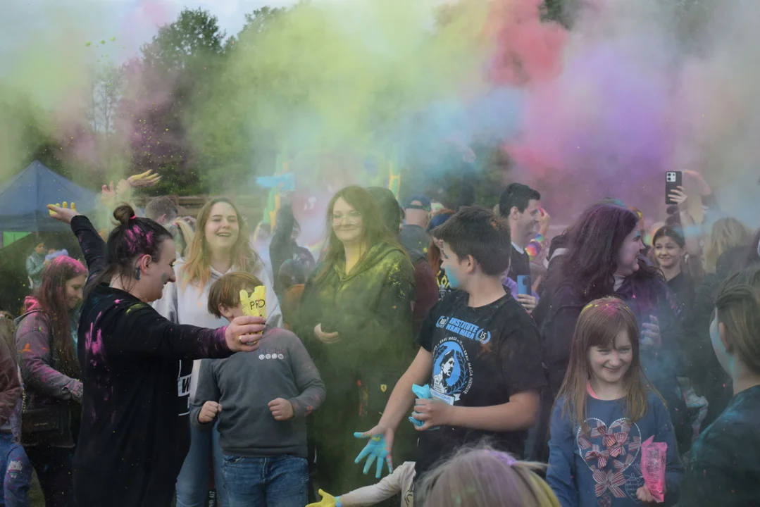 Holi Święto Kolorów na Stawach Jana w maju