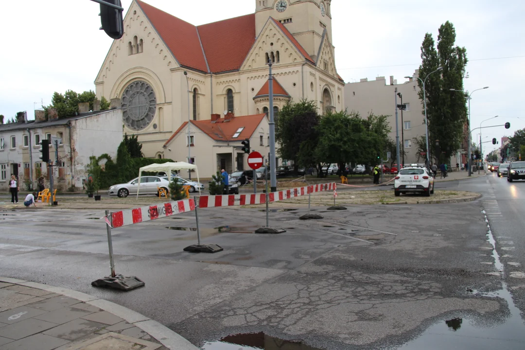 Ulica Czerwona zamknięta dla ruchu samochodowego